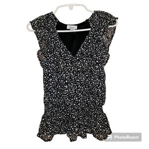 NWOT Flutter Sleeve Top